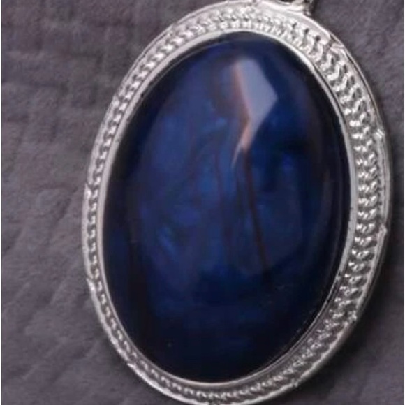 New Woman’s Sterling Silver Natural Brazilian Blue Kyanite Gemstone Necklace - Picture 10 of 10